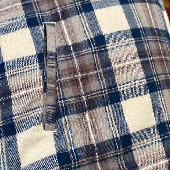 Womens LL Bean Sherpa lined flannel - Picture 6 of 6
